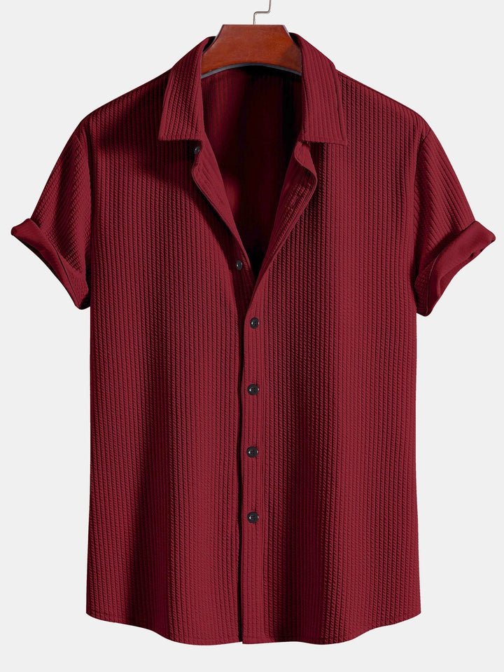 Chemise et short à bouton nerveux