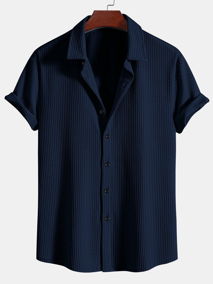 Chemise et short à bouton nerveux
