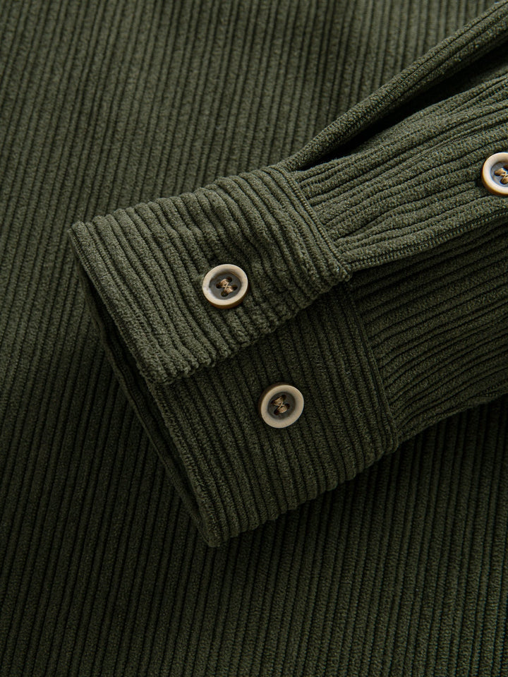 Chemise à manches longues en velours côtelé avec poche et boutons